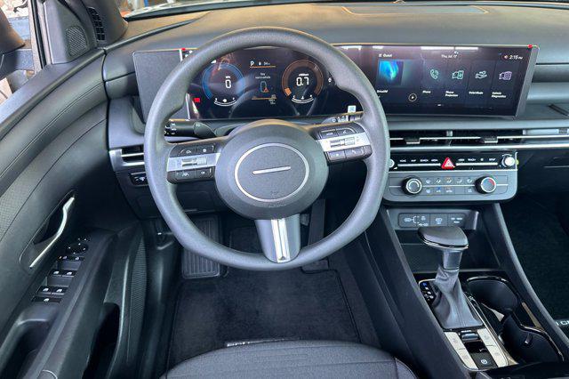 2025 Hyundai Santa Cruz SE photo 13