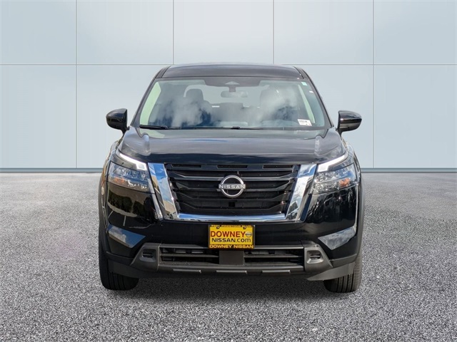 2025 Nissan Pathfinder S photo 2