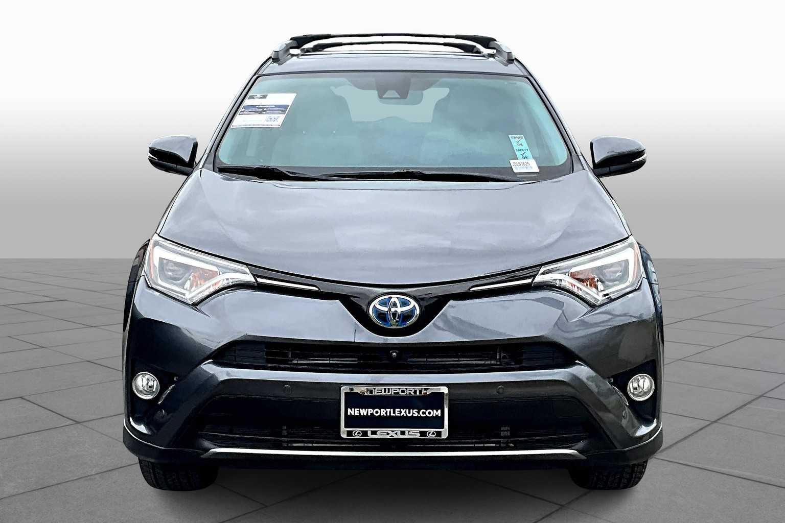 2018 Toyota RAV4 Limited photo 3