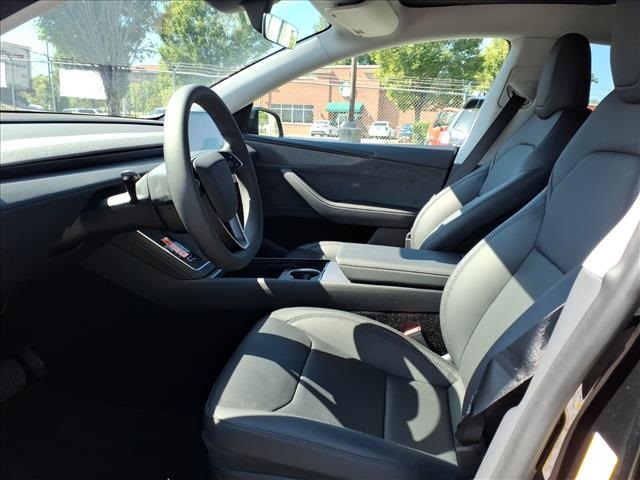 2026 Tesla Model Y Long Range photo 9