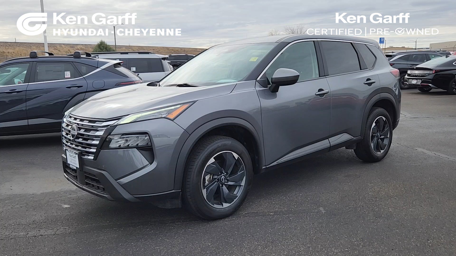 2024 Nissan Rogue SV's photo