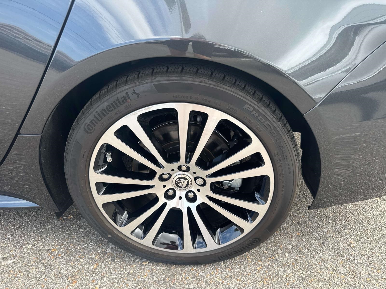 2024 Jaguar XF P250 R-Dynamic SE photo 3