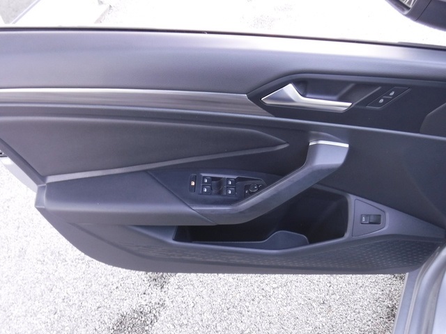2020 Volkswagen Jetta SEL photo 13
