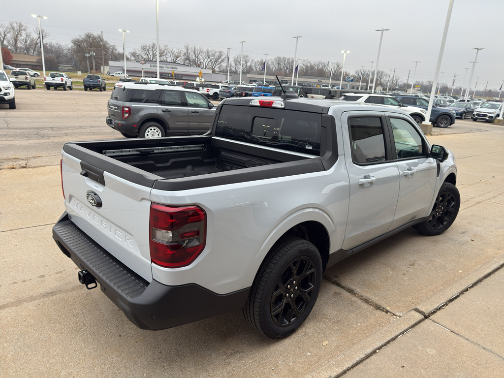 2025 Ford Maverick Lariat photo 2
