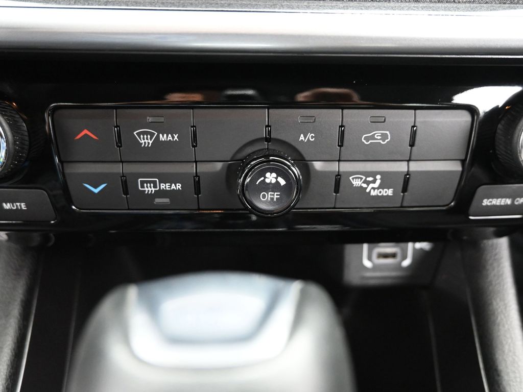 2022 Jeep Compass Latitude photo 13