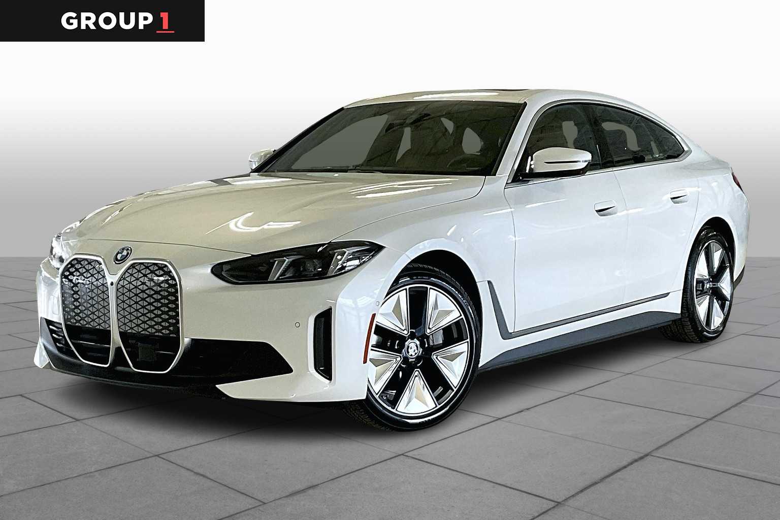 2025 BMW i4 40's photo