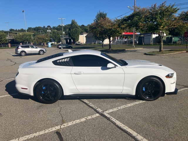 2020 Ford Mustang EcoBoost photo 4