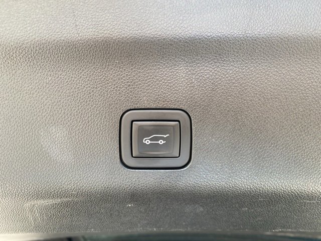 2023 Chevrolet Suburban LT photo 32