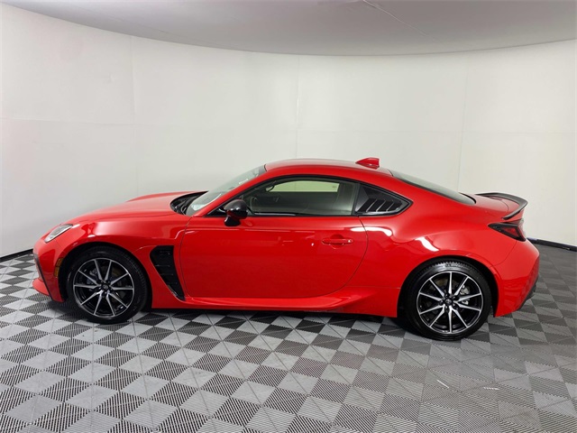 2023 Toyota GR86 Base photo 4