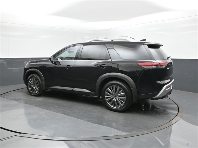 2025 Nissan Pathfinder SL photo 5