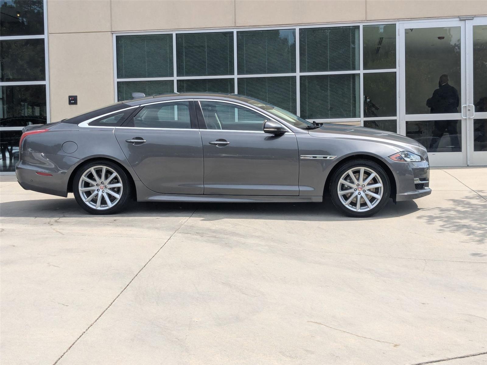 2019 Jaguar XJ Supercharged photo 4