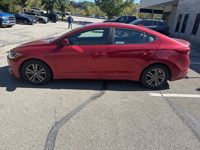 2018 Hyundai Elantra SEL photo 2