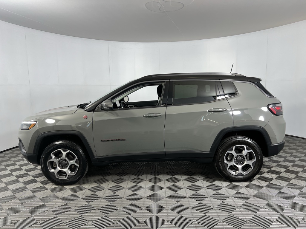 2022 Jeep Compass Trailhawk photo 2