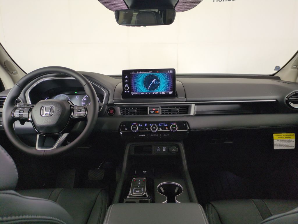 2025 Honda Pilot Touring photo 11