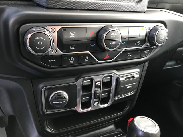 2021 Jeep Wrangler Unlimited Sahara Altitude photo 18