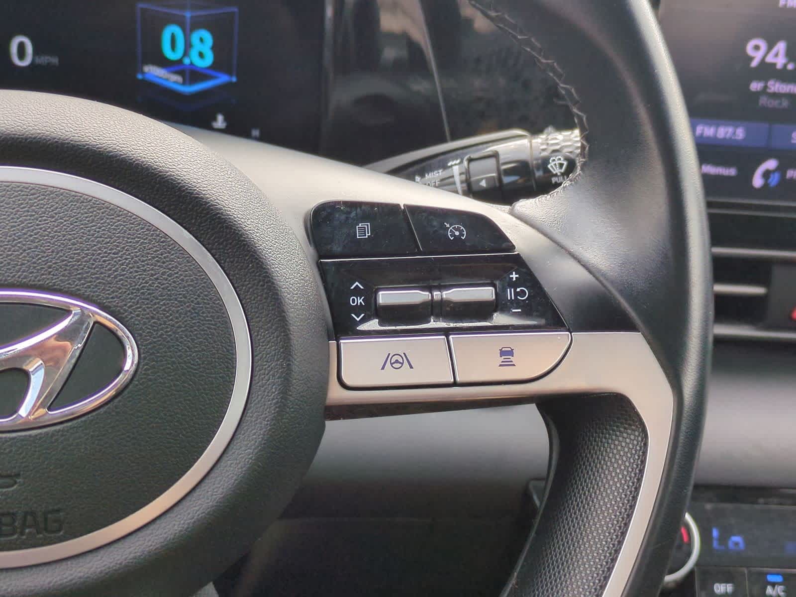 2022 Hyundai Elantra SEL Convenience photo 23
