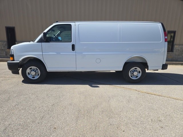 2025 Chevrolet Express Cargo 2500 photo 4