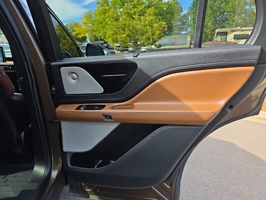 2022 Lincoln Aviator Grand Touring photo 18