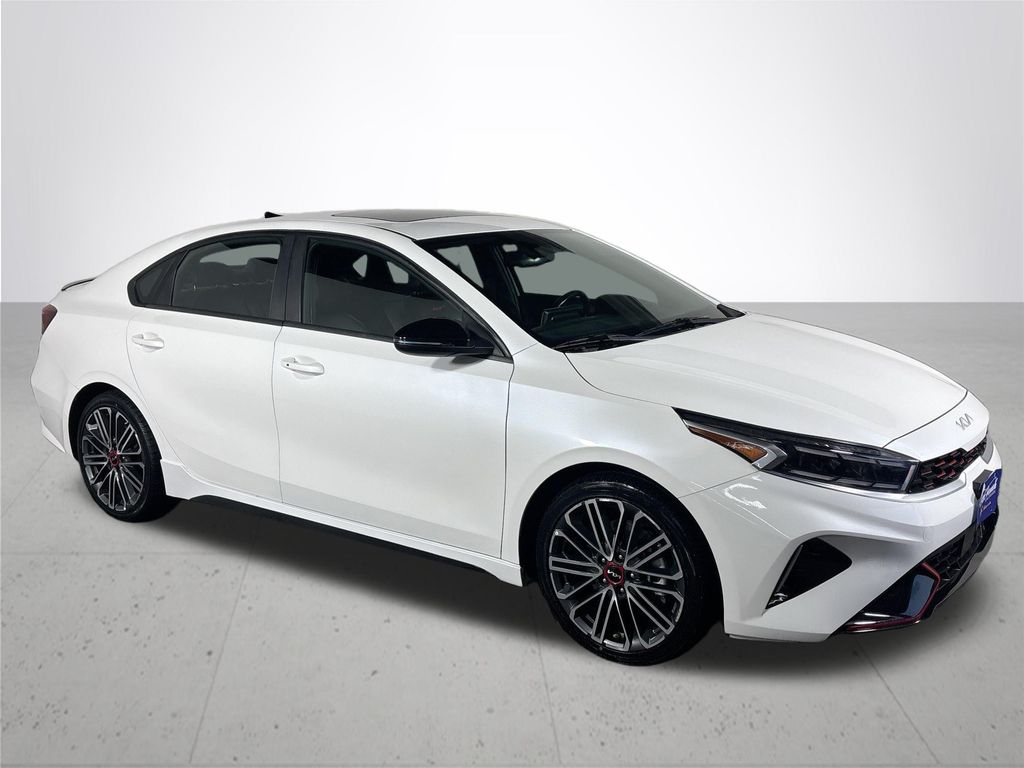 2023 Kia Forte GT photo 4