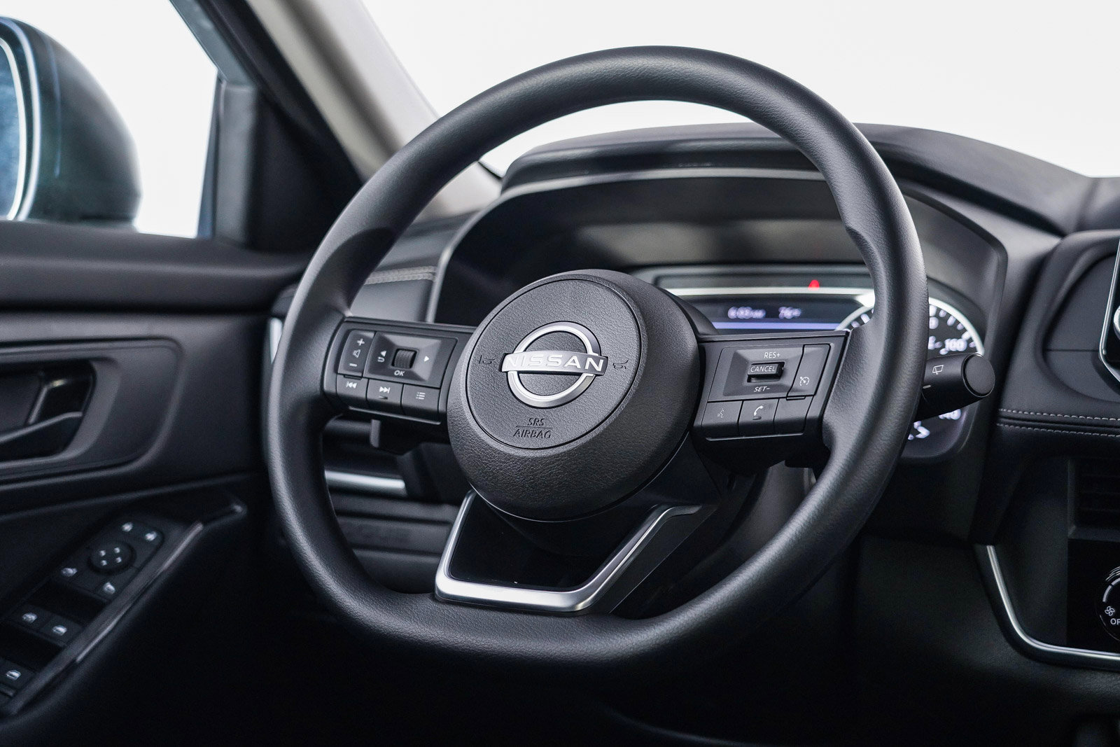 2025 Nissan Rogue S photo 13