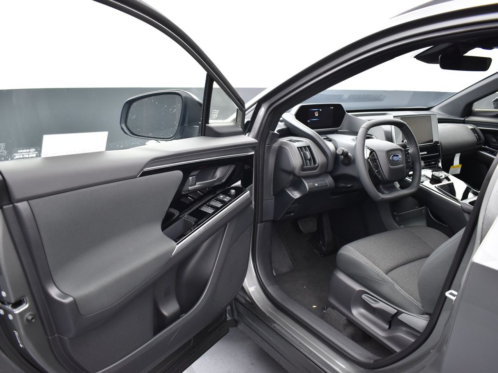 2025 Subaru Solterra Premium photo 5
