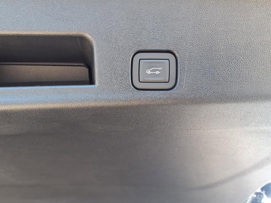 2025 Chevrolet Traverse photo 4