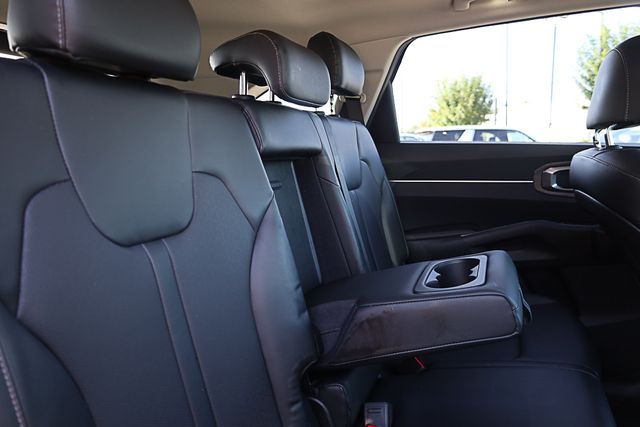 2022 Kia Sorento S photo 29