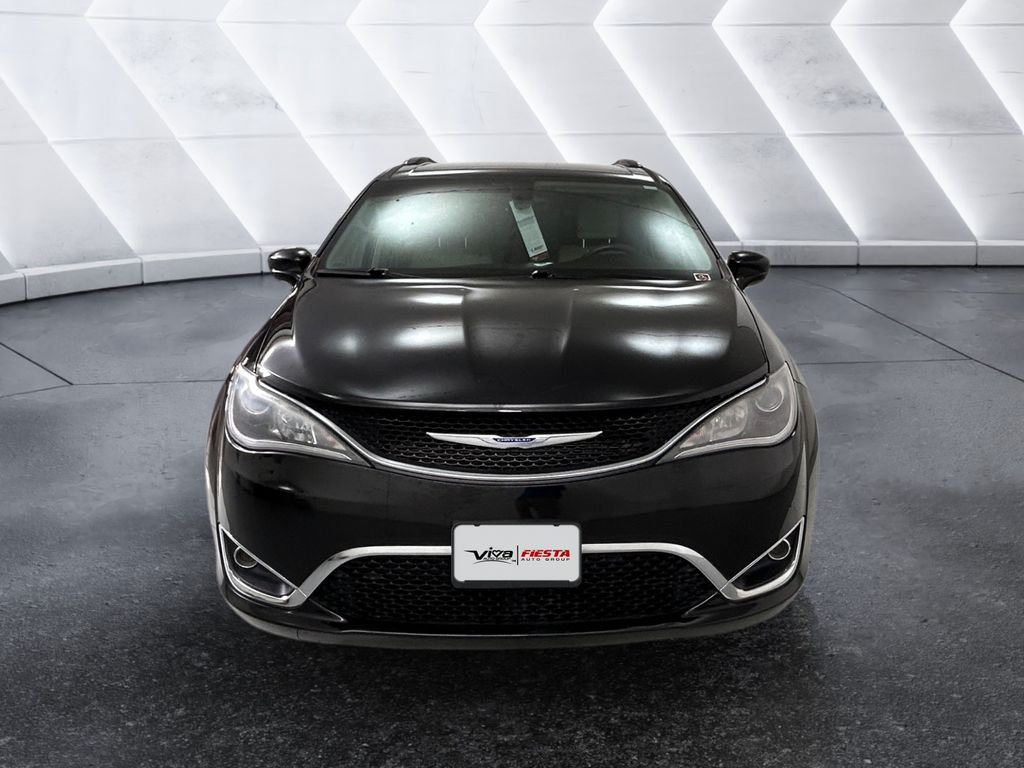 2019 Chrysler Pacifica Touring L photo 2