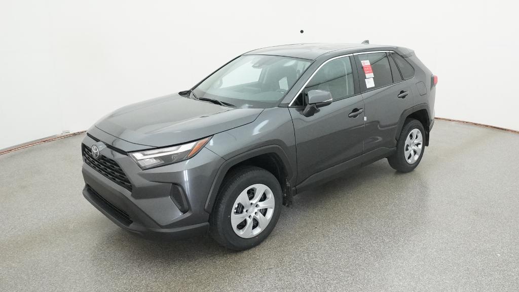 2025 Toyota RAV4 LE's photo