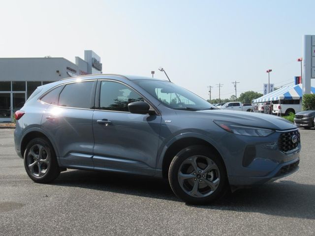 2024 Ford Escape ST-Line photo 2