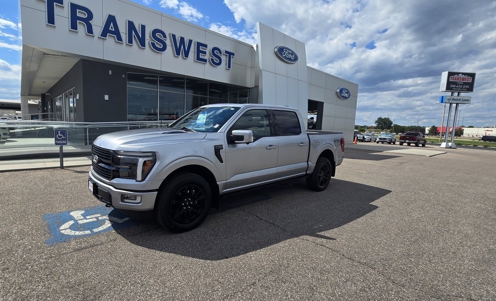 2024 Ford F-150 Platinum's photo