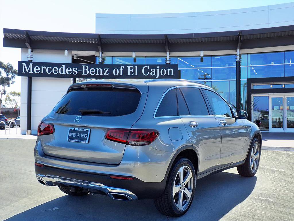 2022 Mercedes Benz GLC 300 photo 3