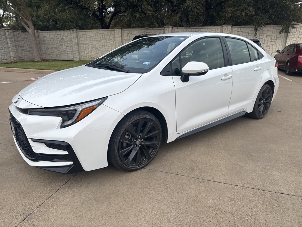 2024 Toyota Corolla SE's photo