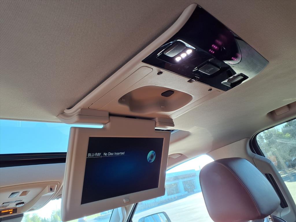 2020 Cadillac Escalade ESV Luxury photo 3