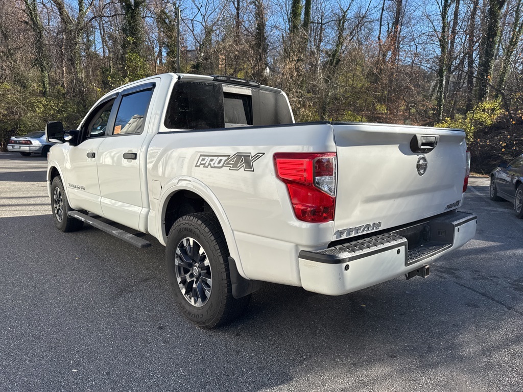 2018 Nissan Titan PRO-4X photo 4