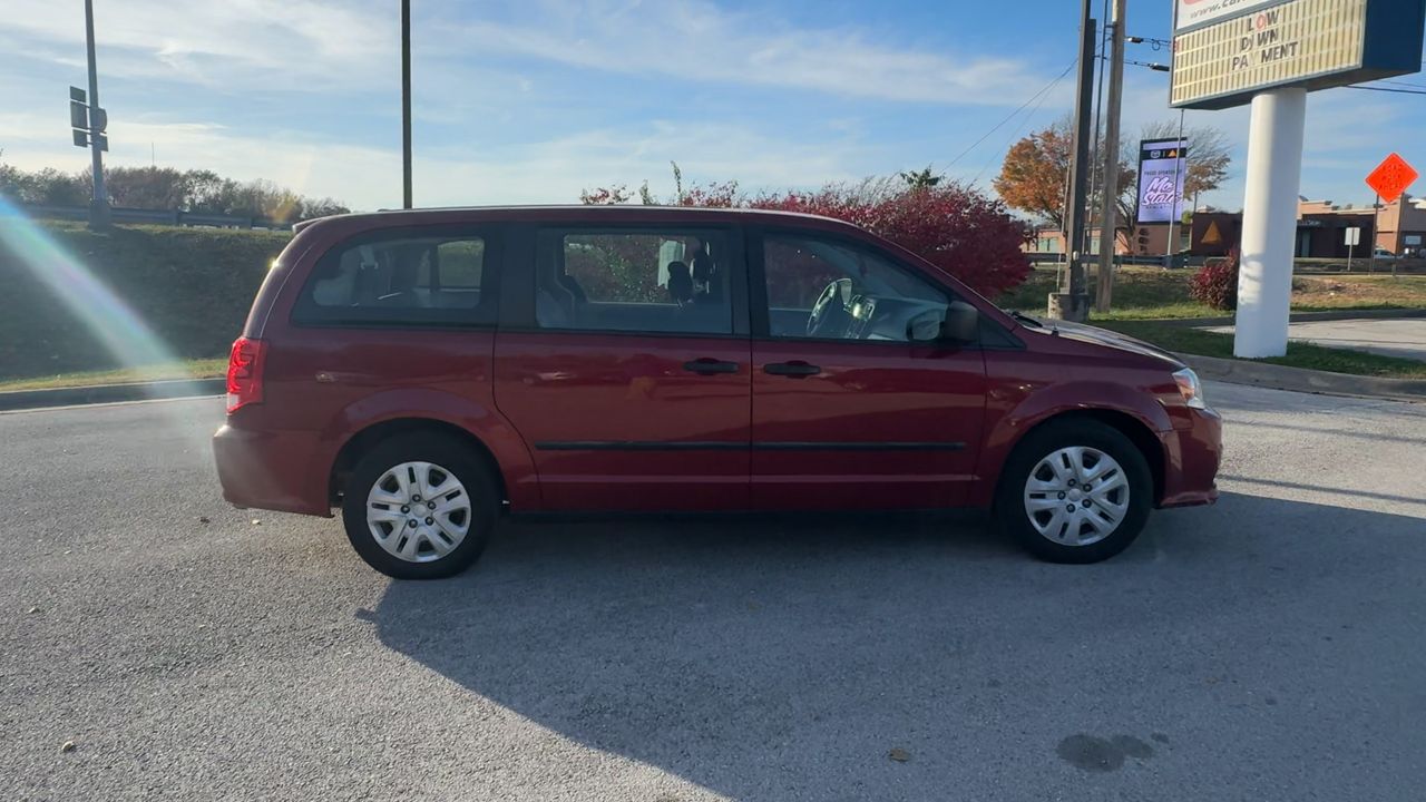 2015 Dodge Grand Caravan SE photo 2