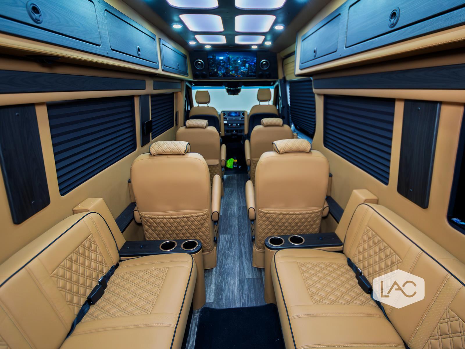 2023 Mercedes Benz Sprinter 3500 photo 8