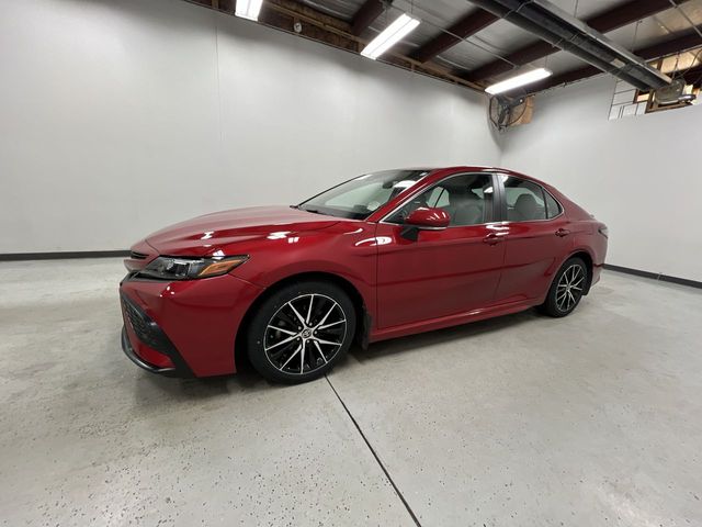 2022 Toyota Camry SE photo 5