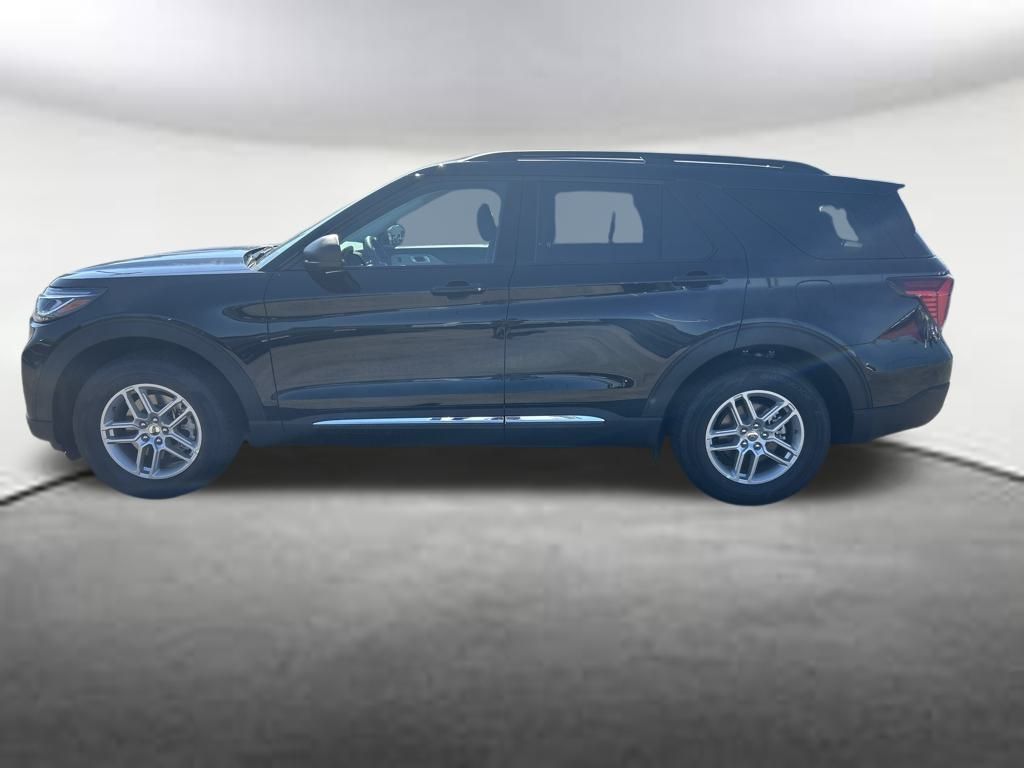 2025 Ford Explorer photo 2