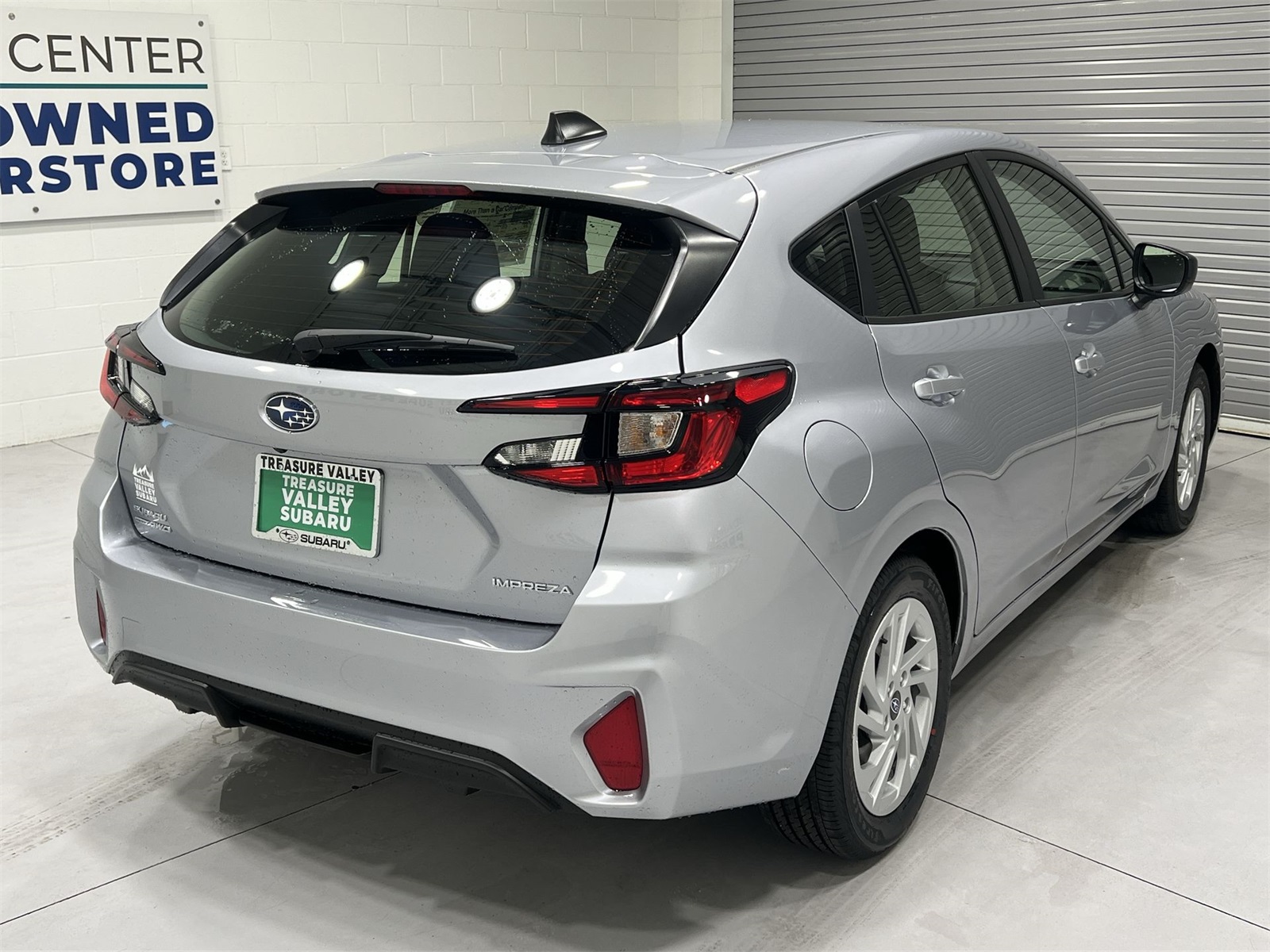 2025 Subaru Impreza Base photo 7