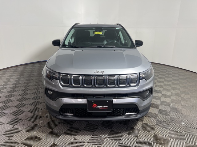 Certified 2022 Jeep Compass Latitude with VIN 3C4NJDBBXNT233452 for sale in Shakopee, Minnesota