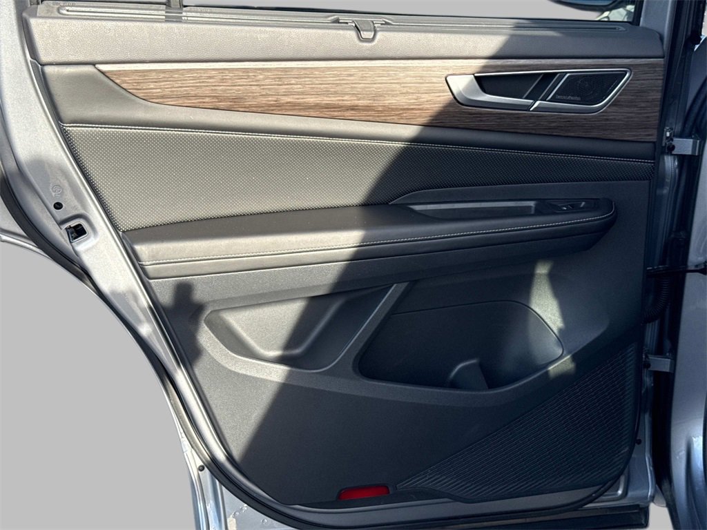 2024 Volkswagen Atlas SEL Premium R-Line photo 11