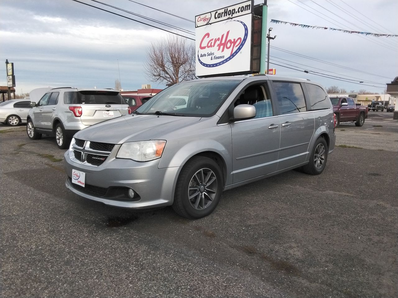 2017 Dodge Grand Caravan SXT's photo