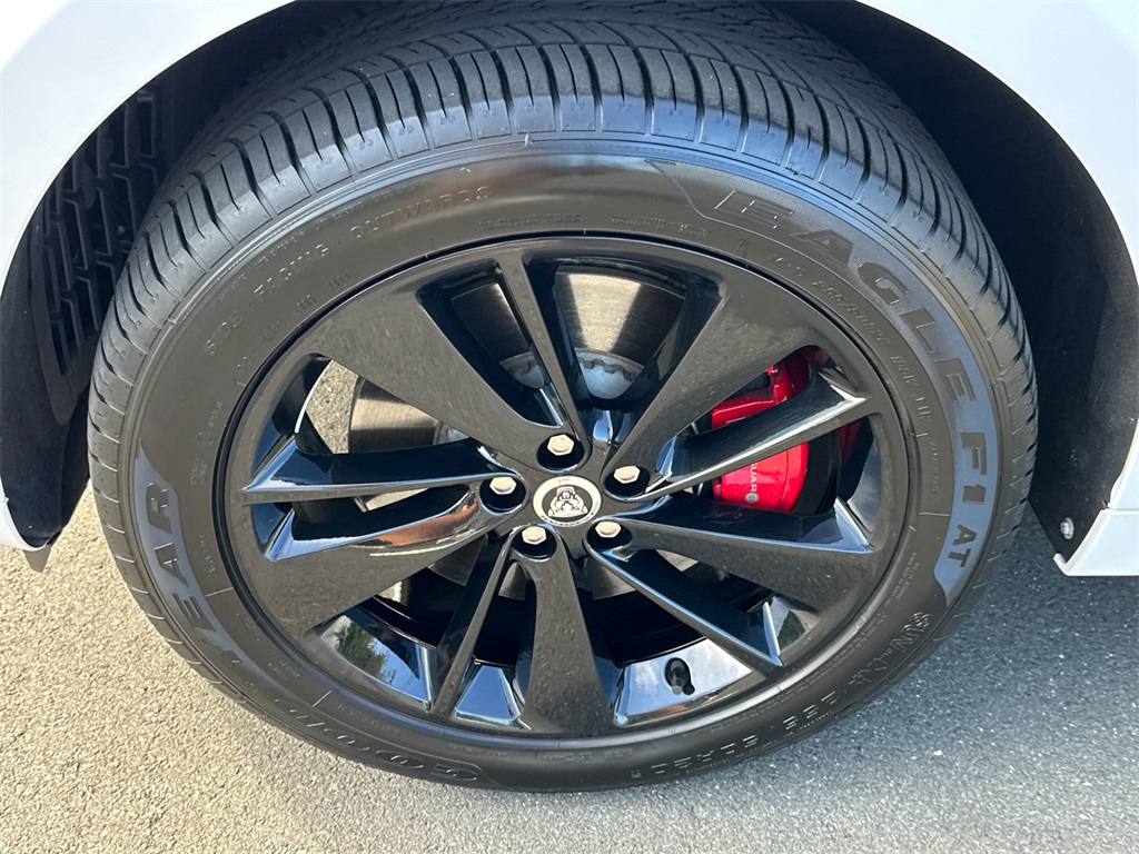 2024 Jaguar F-PACE P400 R-Dynamic S photo 8