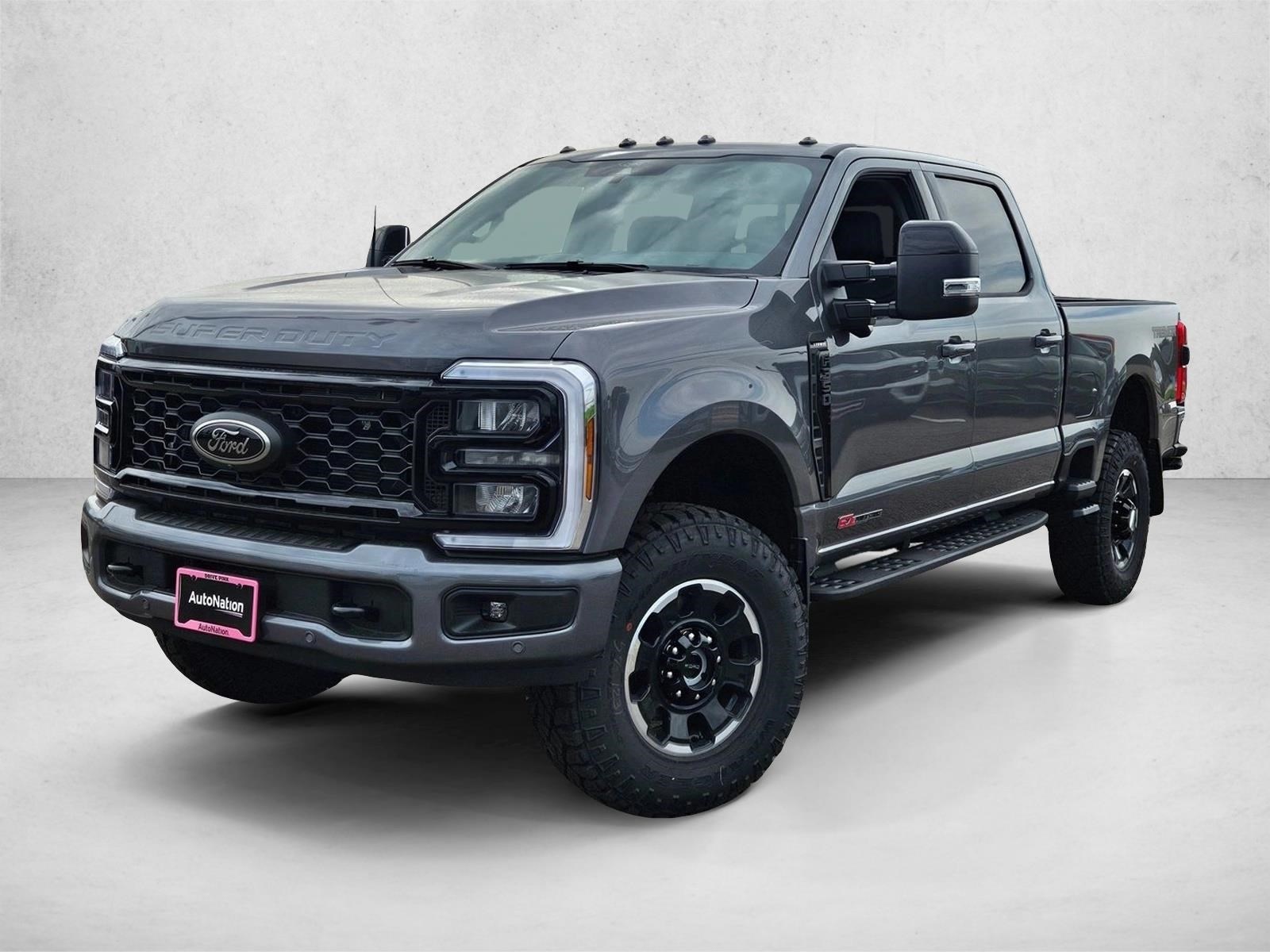 2025 Ford F-350 Super Duty Lariat's photo
