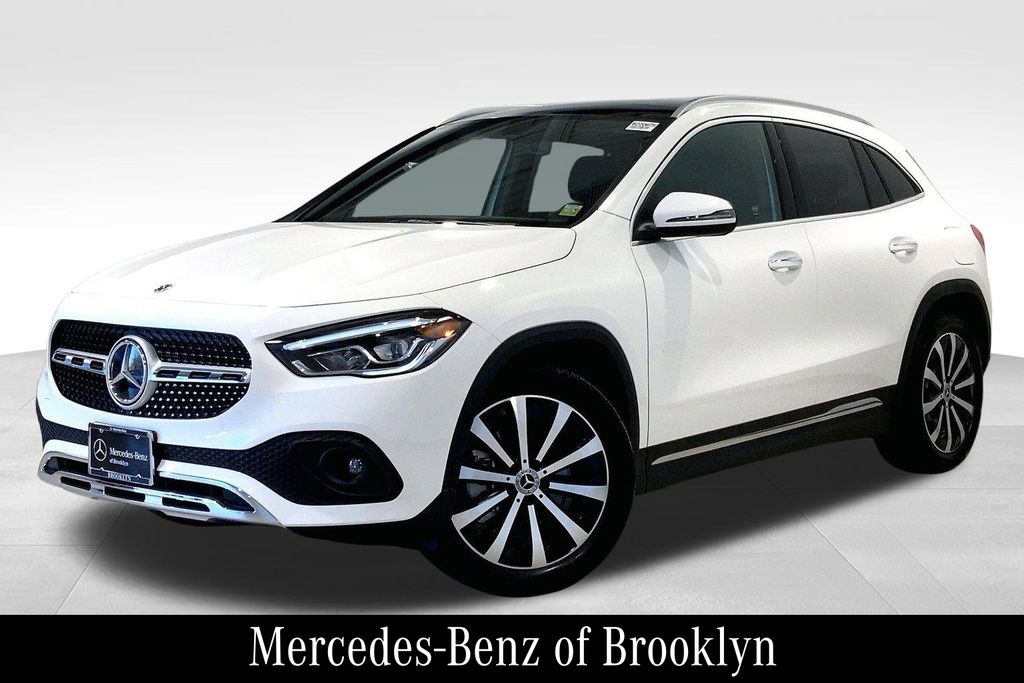 2022 Mercedes Benz GLA 250 4MATIC photo 2
