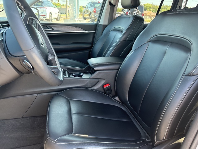 2023 Jeep Grand Cherokee Limited photo 3