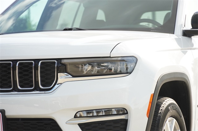 2023 Jeep Grand Cherokee Limited photo 4