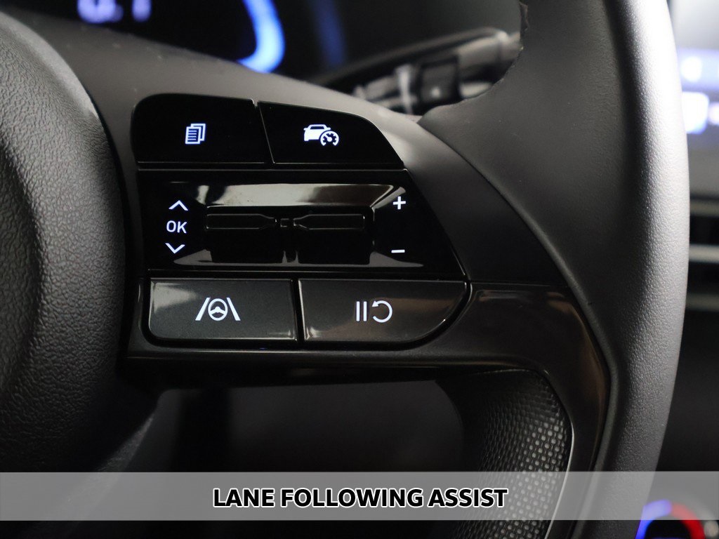 2025 Hyundai Elantra SEL Sport photo 4