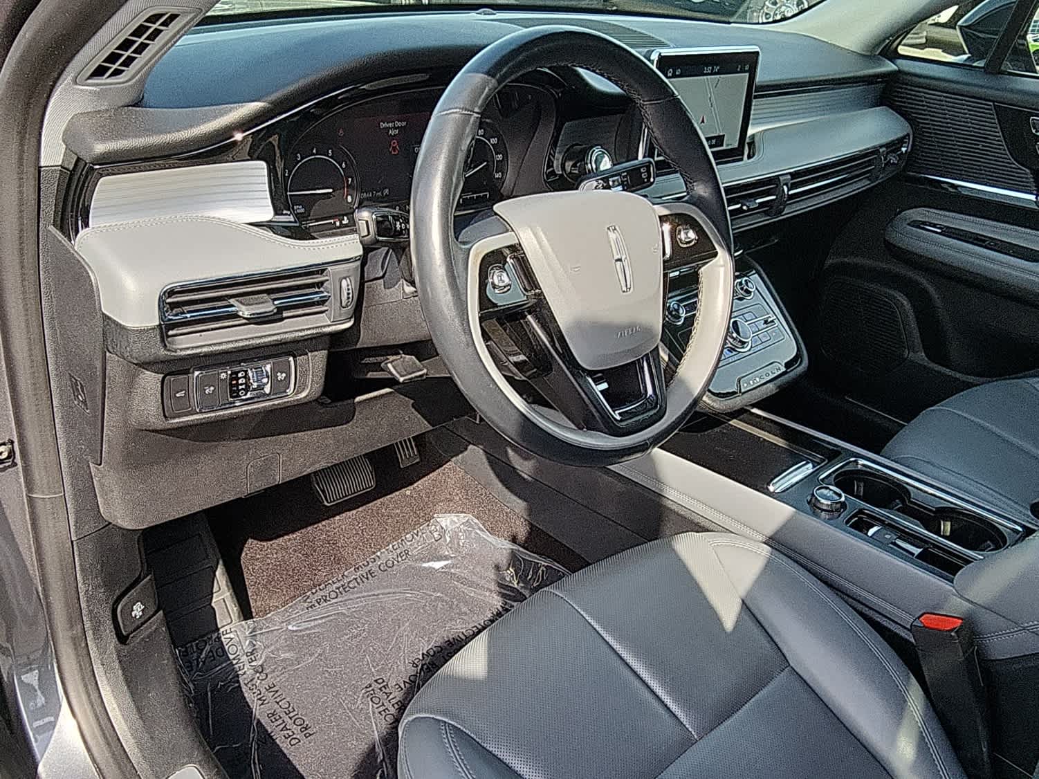 2021 Lincoln Corsair Standard photo 14